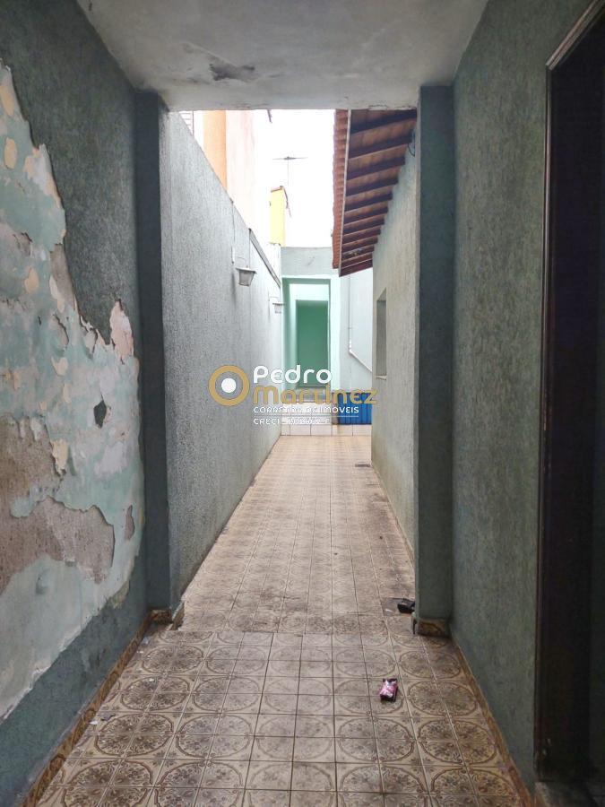 Casa à venda com 5 quartos, 190m² - Foto 4