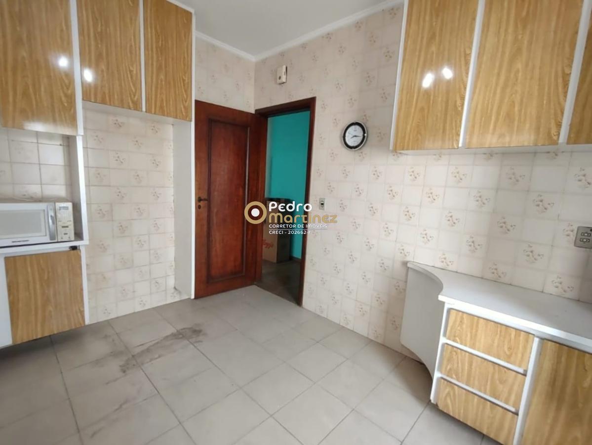 Casa à venda com 3 quartos, 217m² - Foto 11