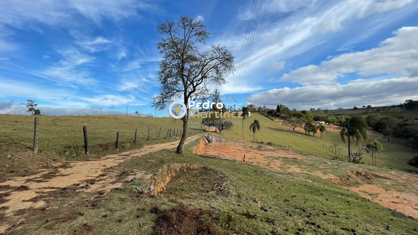 Chácara à venda com 3 quartos, 150m² - Foto 2