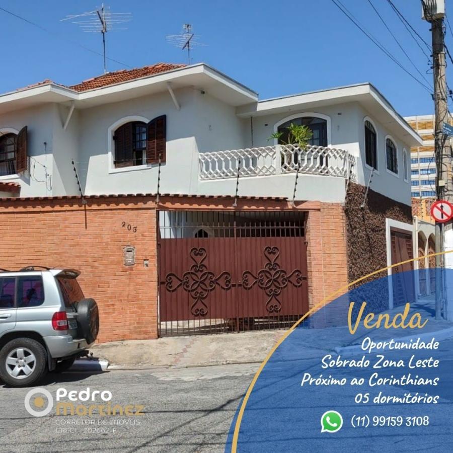 Sobrado à venda com 5 quartos, 218m² - Foto 1