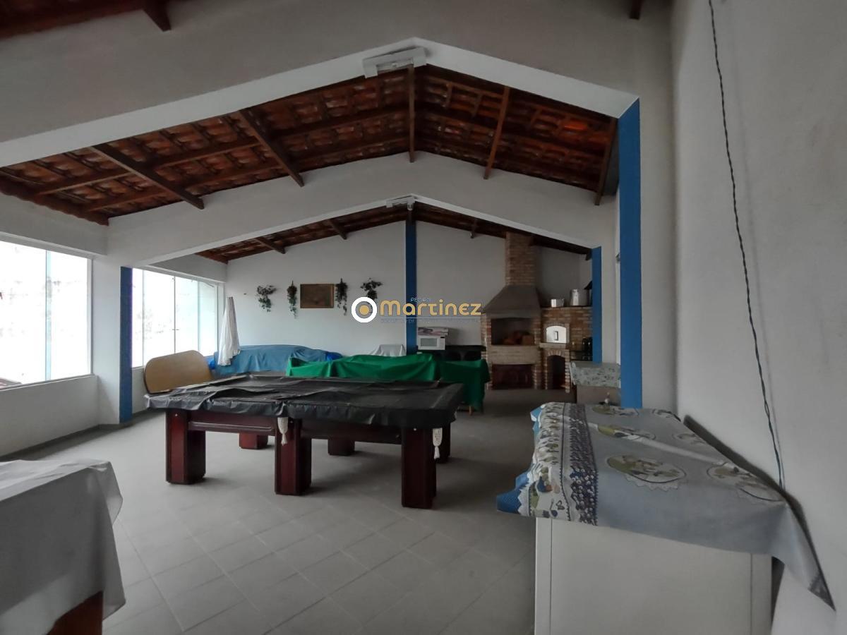 Casa à venda com 3 quartos, 350m² - Foto 1