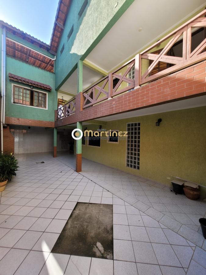 Sobrado à venda com 3 quartos, 350m² - Foto 1