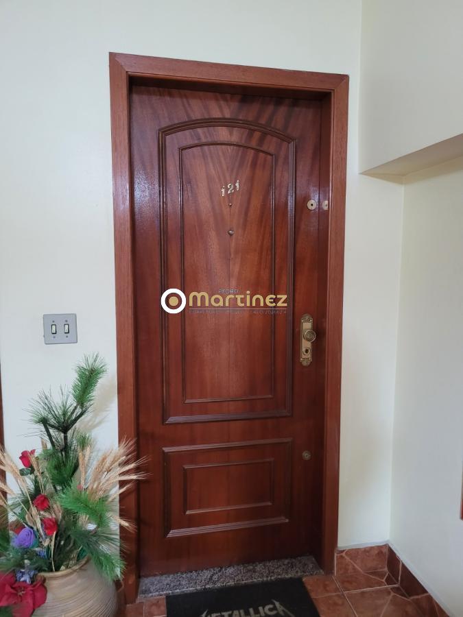 Apartamento à venda com 2 quartos, 70m² - Foto 2