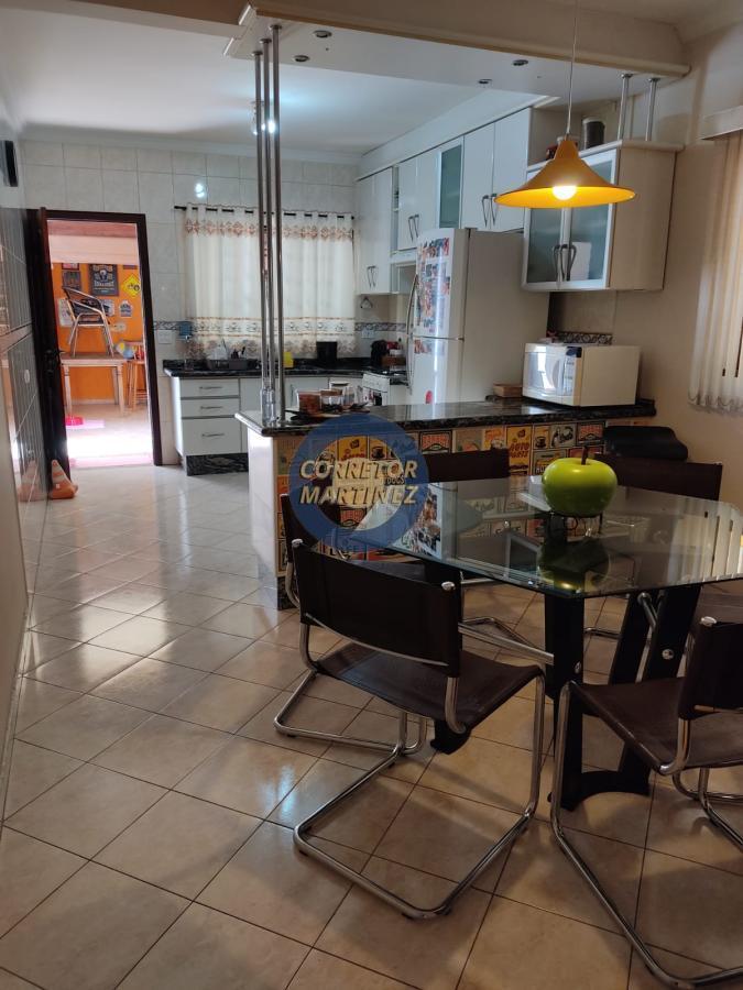 Sobrado à venda com 3 quartos, 198m² - Foto 1