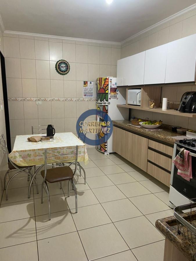 Sobrado à venda com 4 quartos, 220m² - Foto 3