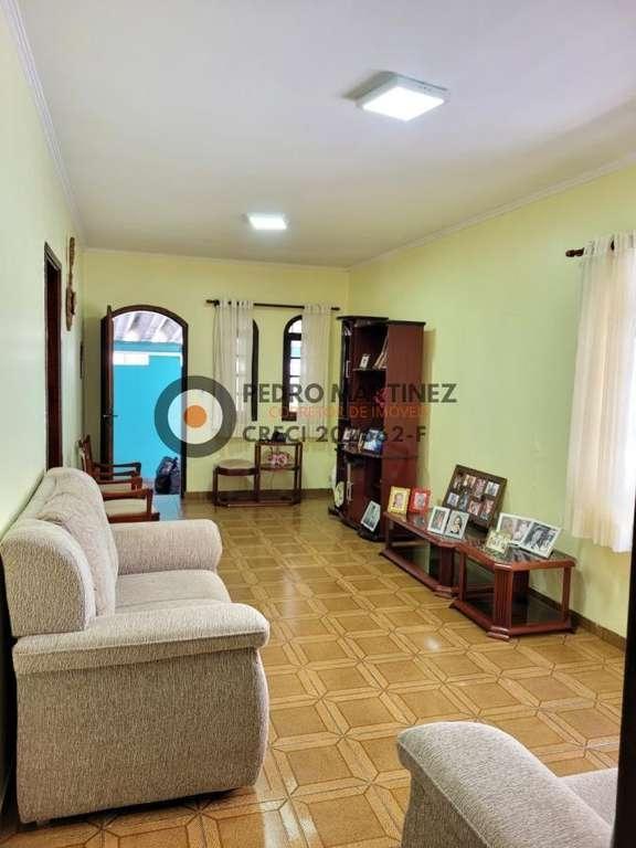 Casa à venda com 3 quartos, 151m² - Foto 1