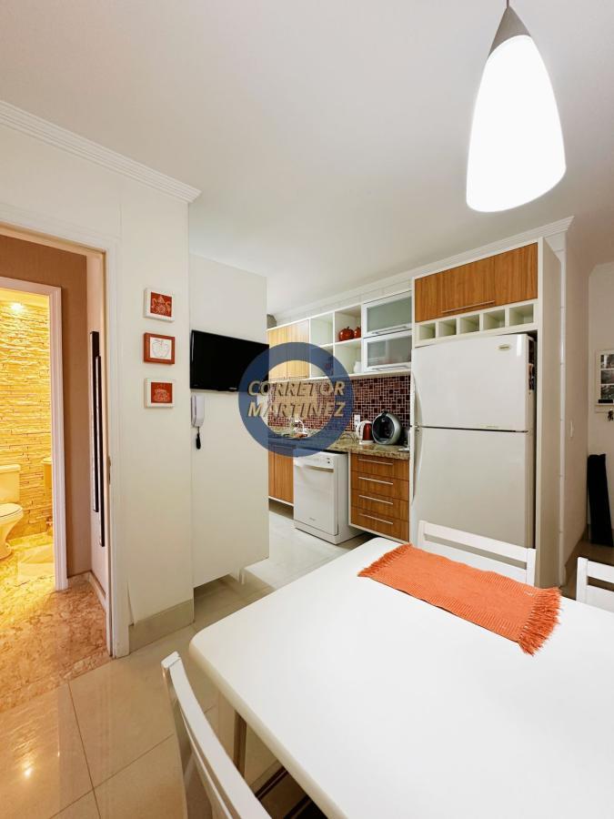 Apartamento à venda com 3 quartos, 147m² - Foto 2